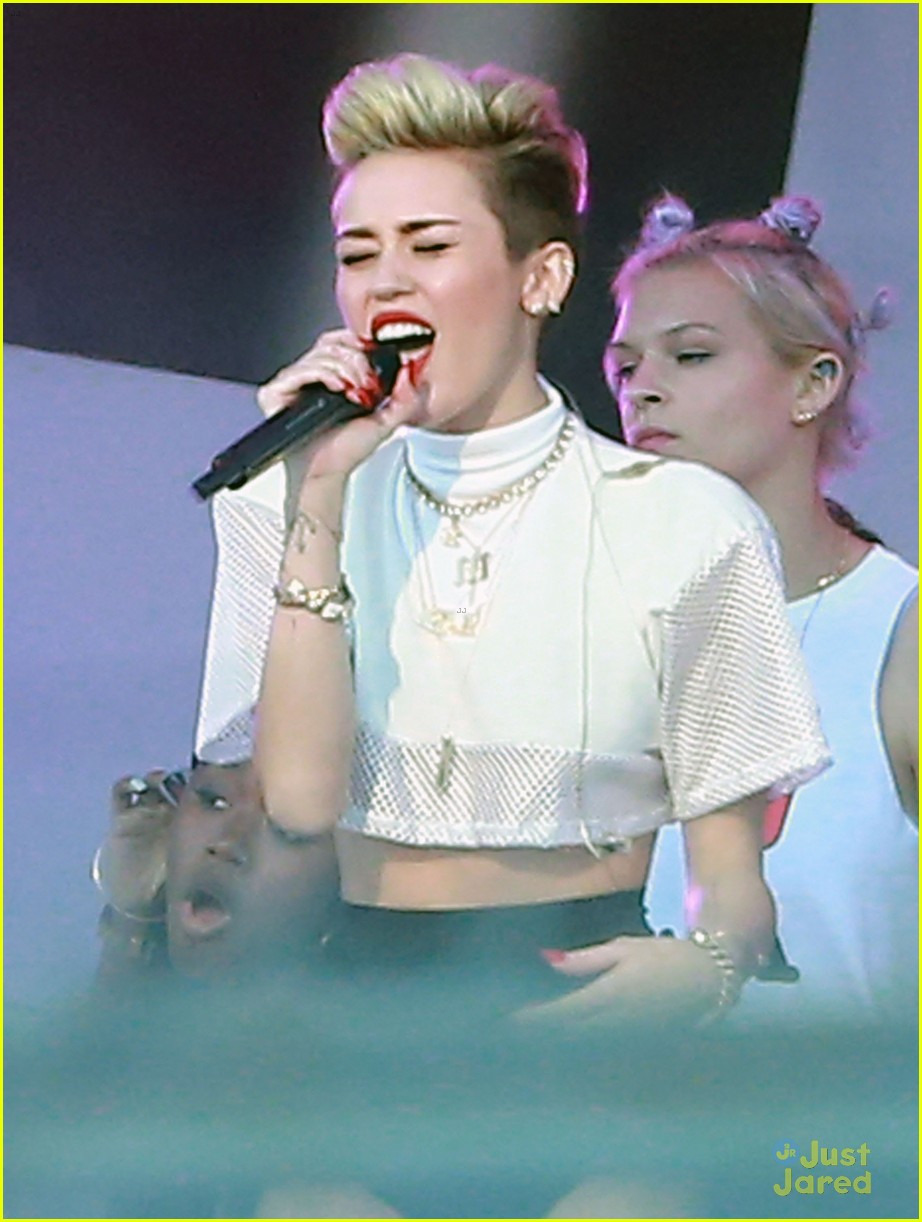 Miley Cyrus Jimmy Kimmel Live Performance Watch Now Photo 572443 Photo Gallery Just 4236