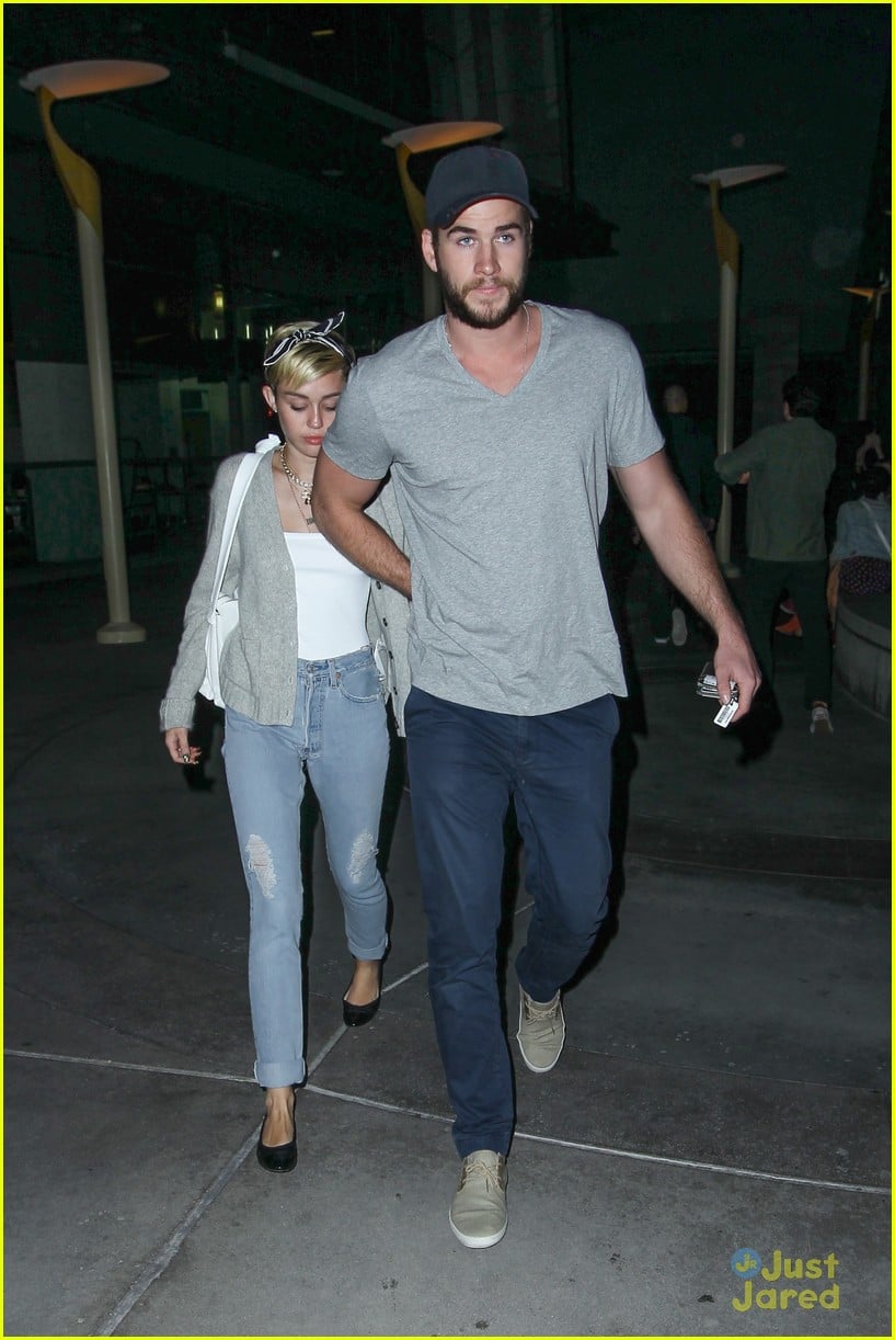 Miley Cyrus & Liam Hemsworth: Monday Movie Date Night | Photo 570481 ...