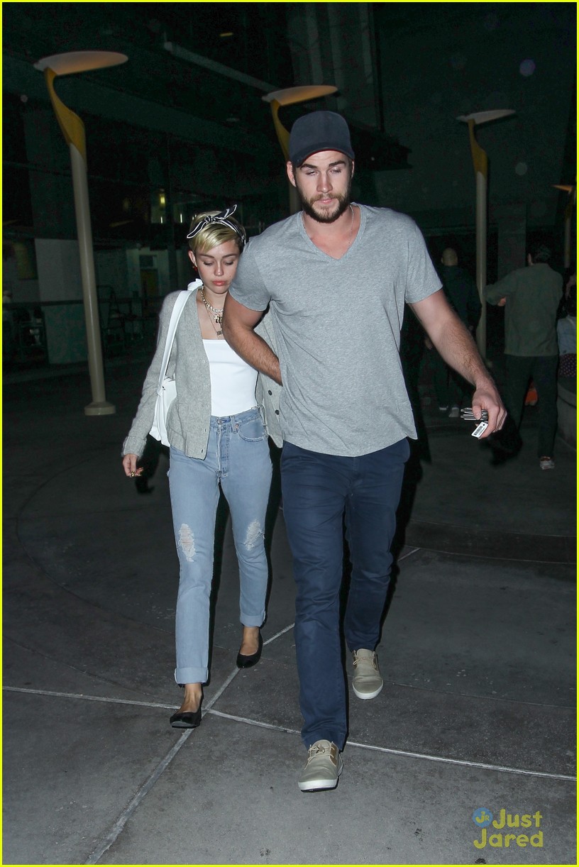 Miley Cyrus & Liam Hemsworth: Monday Movie Date Night | Photo 570484 ...