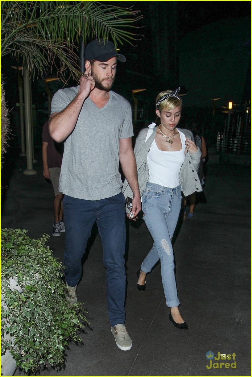 Miley Cyrus & Liam Hemsworth: Monday Movie Date Night | Photo 570486 ...