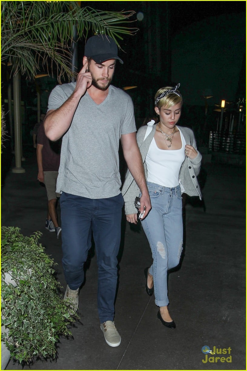 Miley Cyrus & Liam Hemsworth: Monday Movie Date Night | Photo 570488 ...