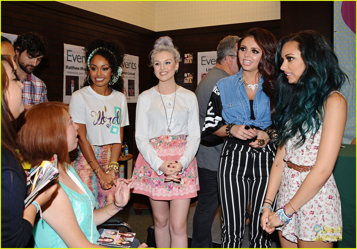 jade thirlwall and perrie edwards holding hands