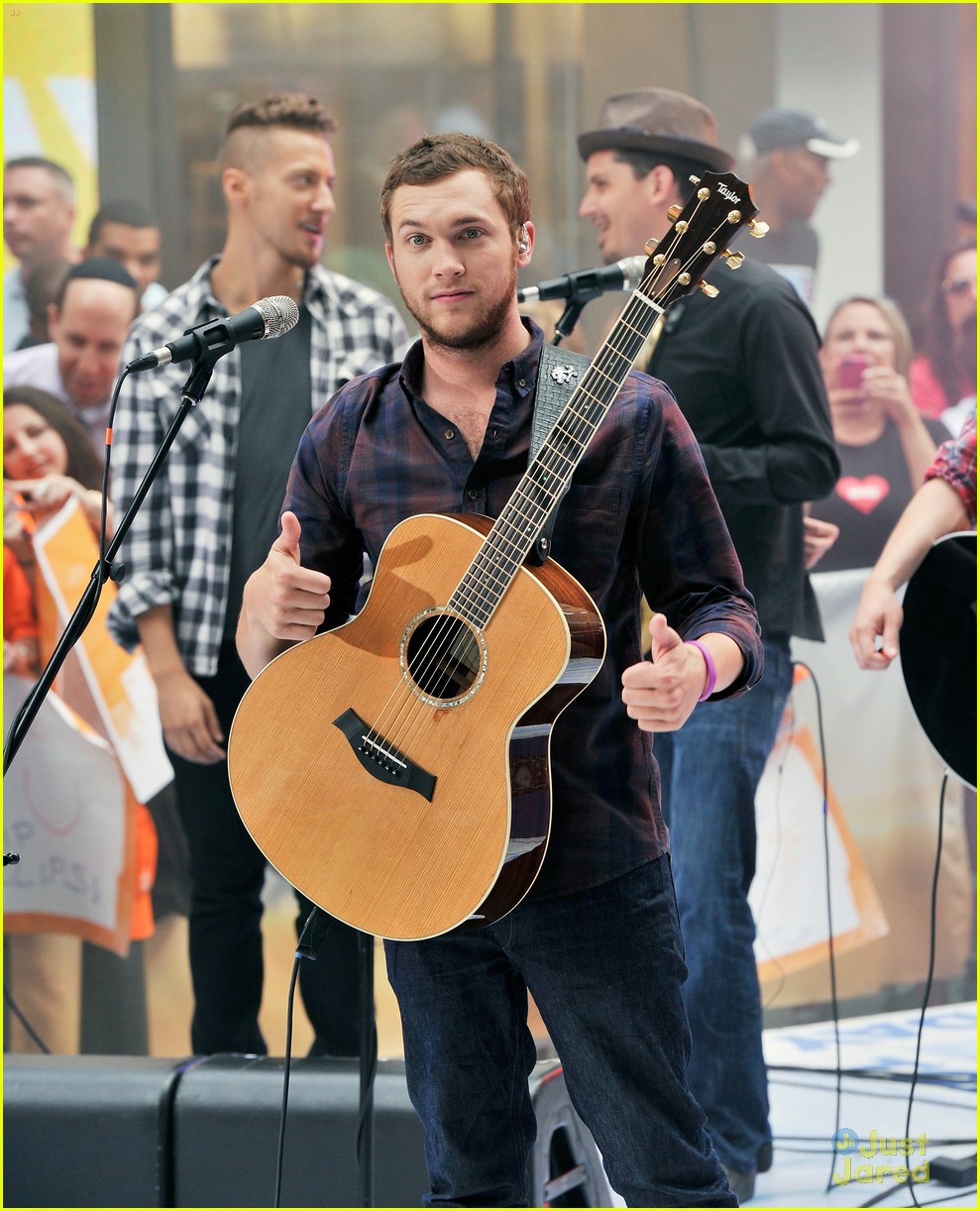 Phillip Phillips 'Today Show' Performer! Photo 573330 Photo