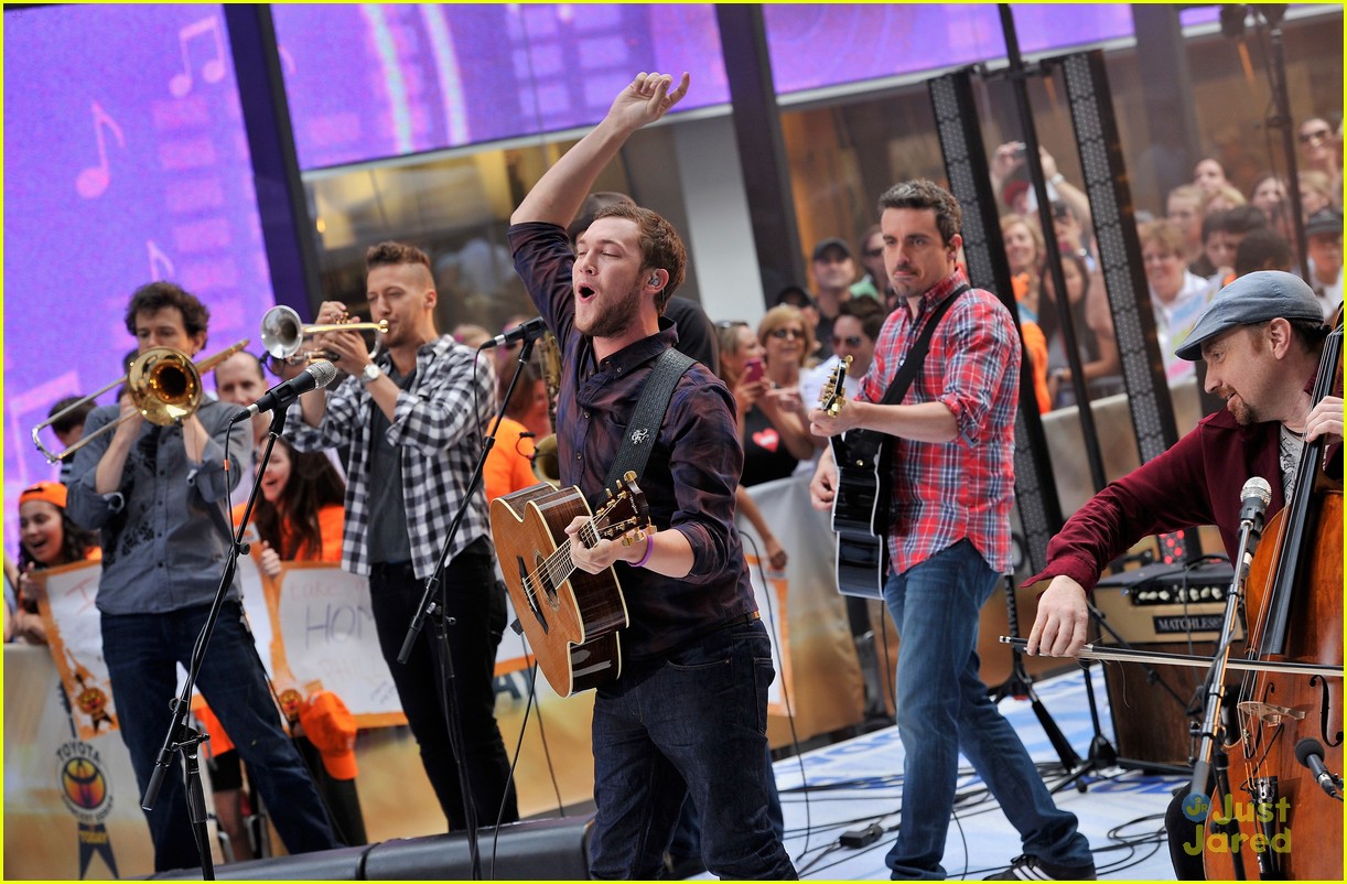 Phillip Phillips 'Today Show' Performer! Photo 573336 Photo