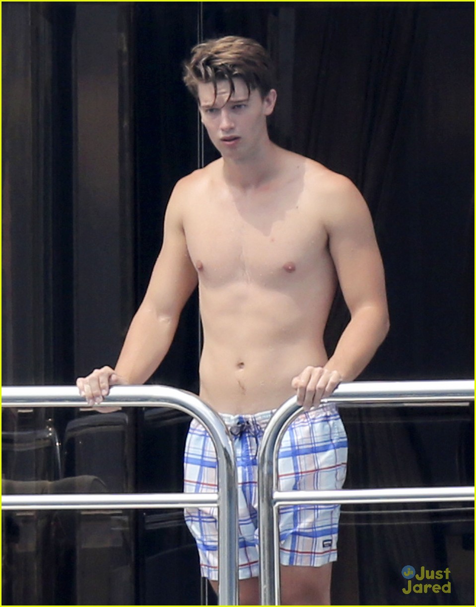 Patrick Schwarzenegger: Yachting in Monaco! | Photo 569187 - Photo
