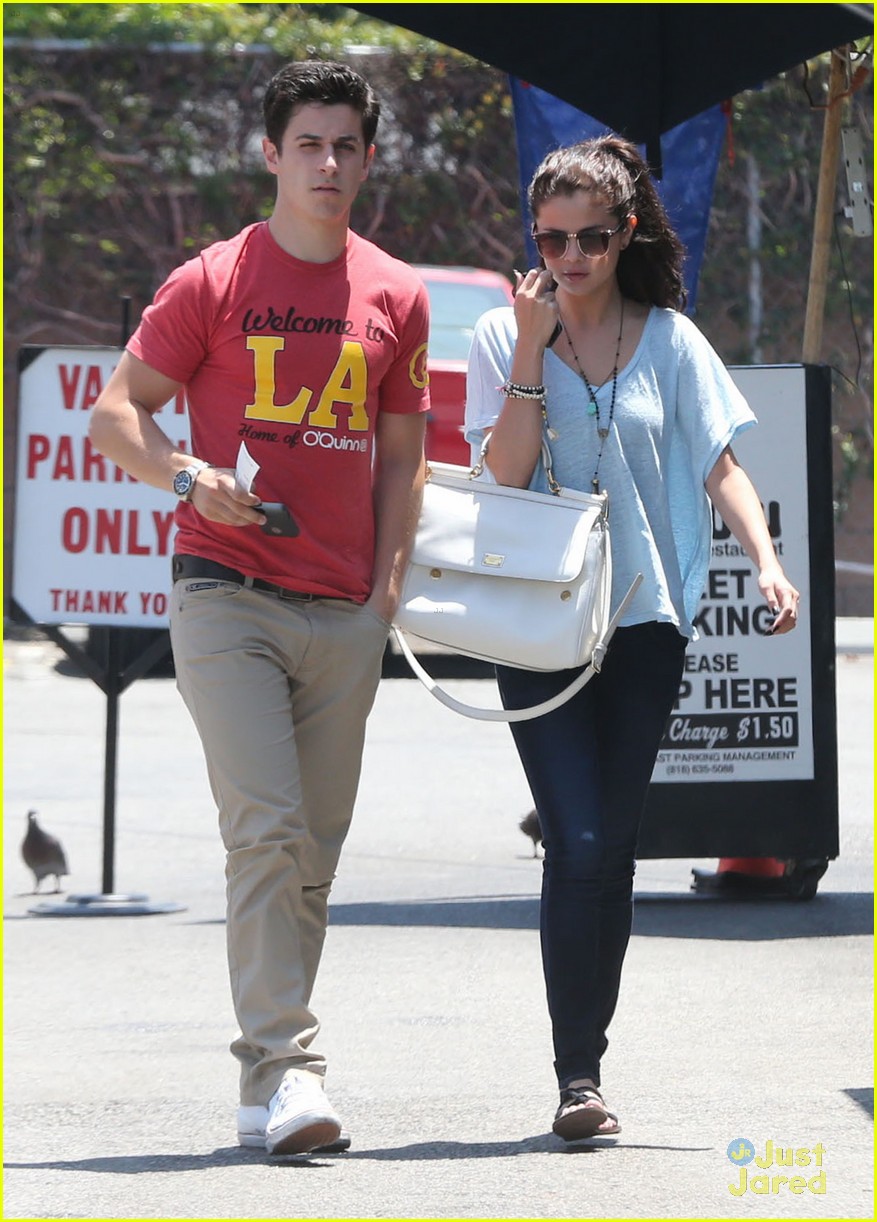 Full Sized Photo of selena gomez david henrie la lunch 13 | Selena