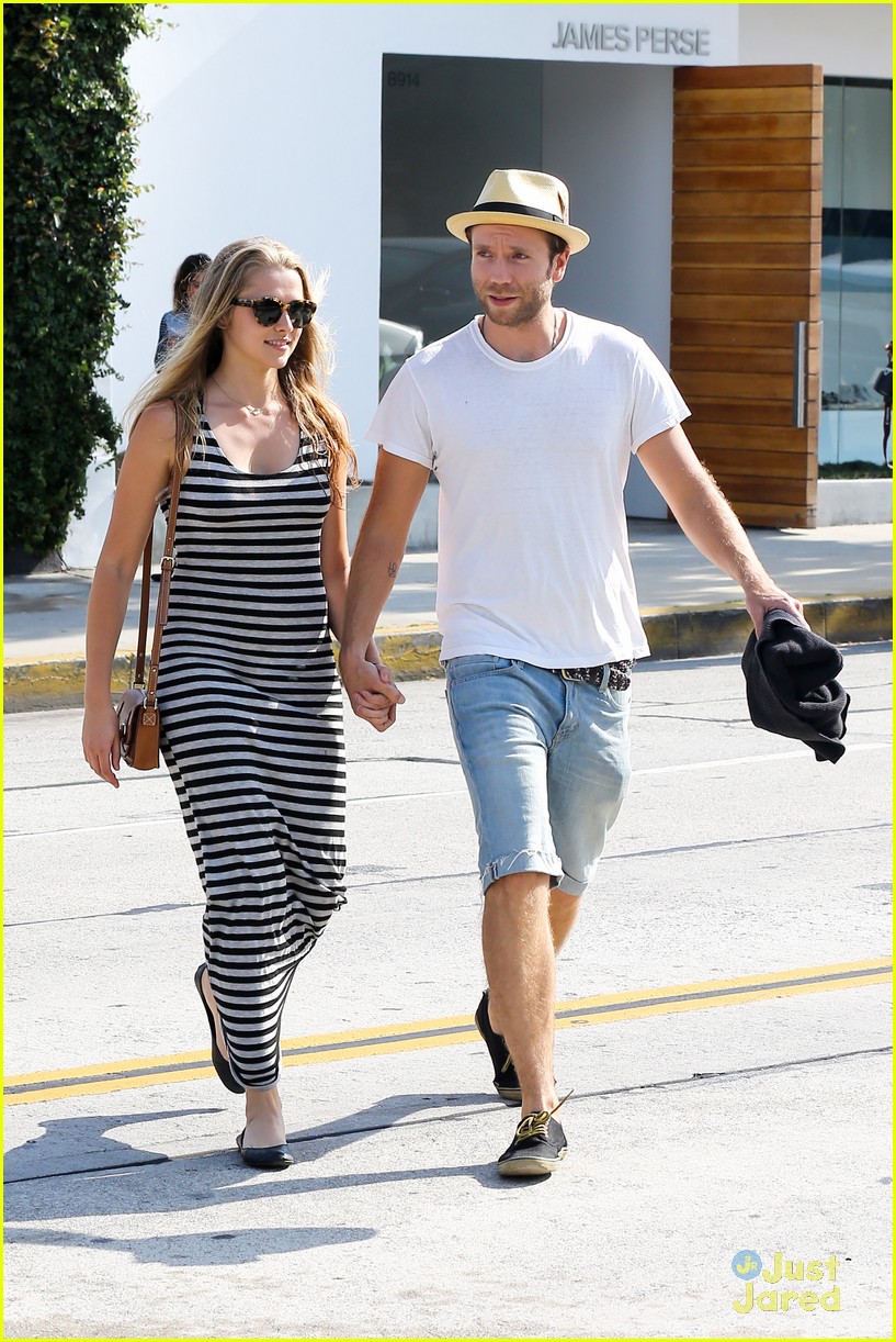 Teresa Palmer: Smiles After Spa Stop with Mark Webber | Photo 565674 ...