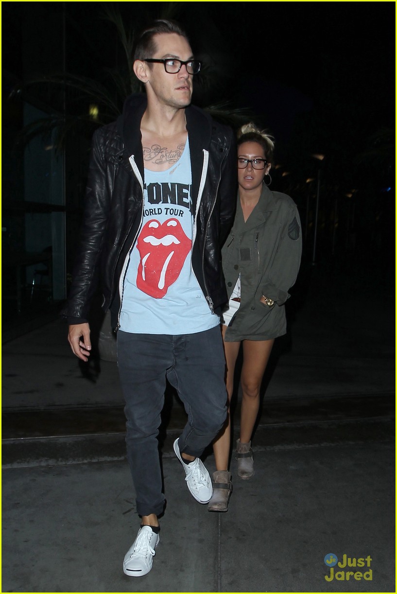 Ashley Tisdale & Christopher French: Monday Movie Date! | Photo 579975 ...