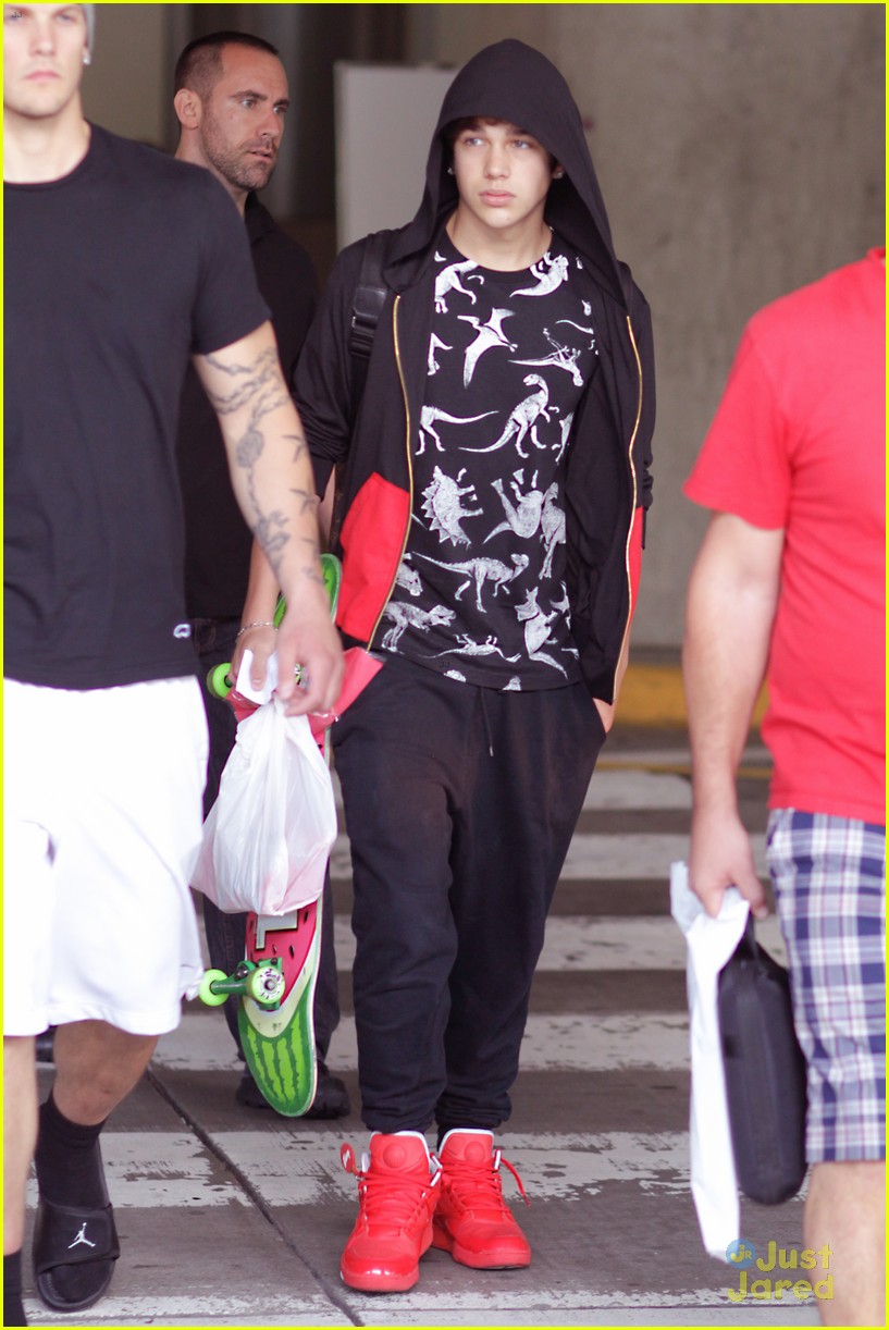 Austin Mahone Arrives in Vancouver! | Photo 574651 - Photo Gallery ...