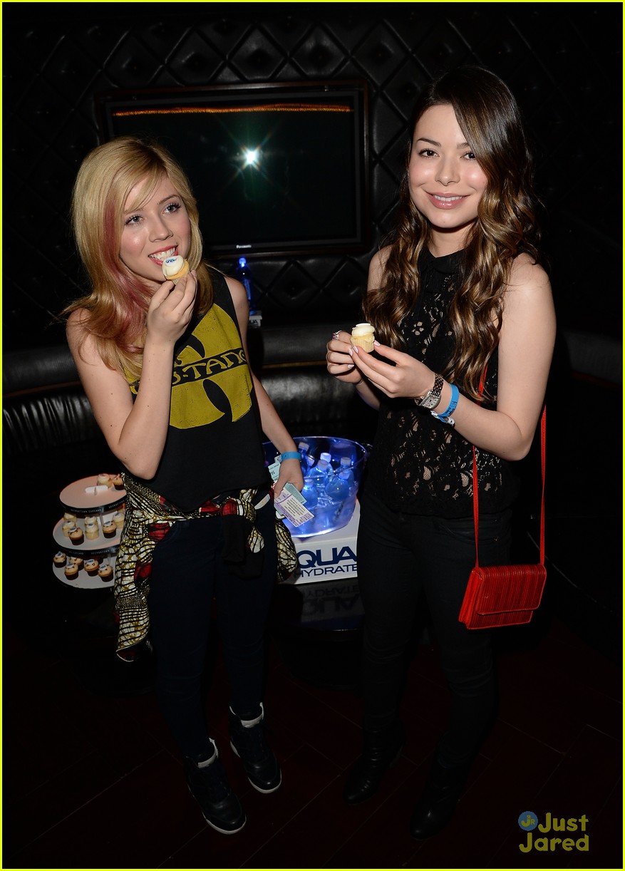 Miranda Cosgrove Jennette McCurdy Bruno Mars Concert Cuties Photo Photo Gallery