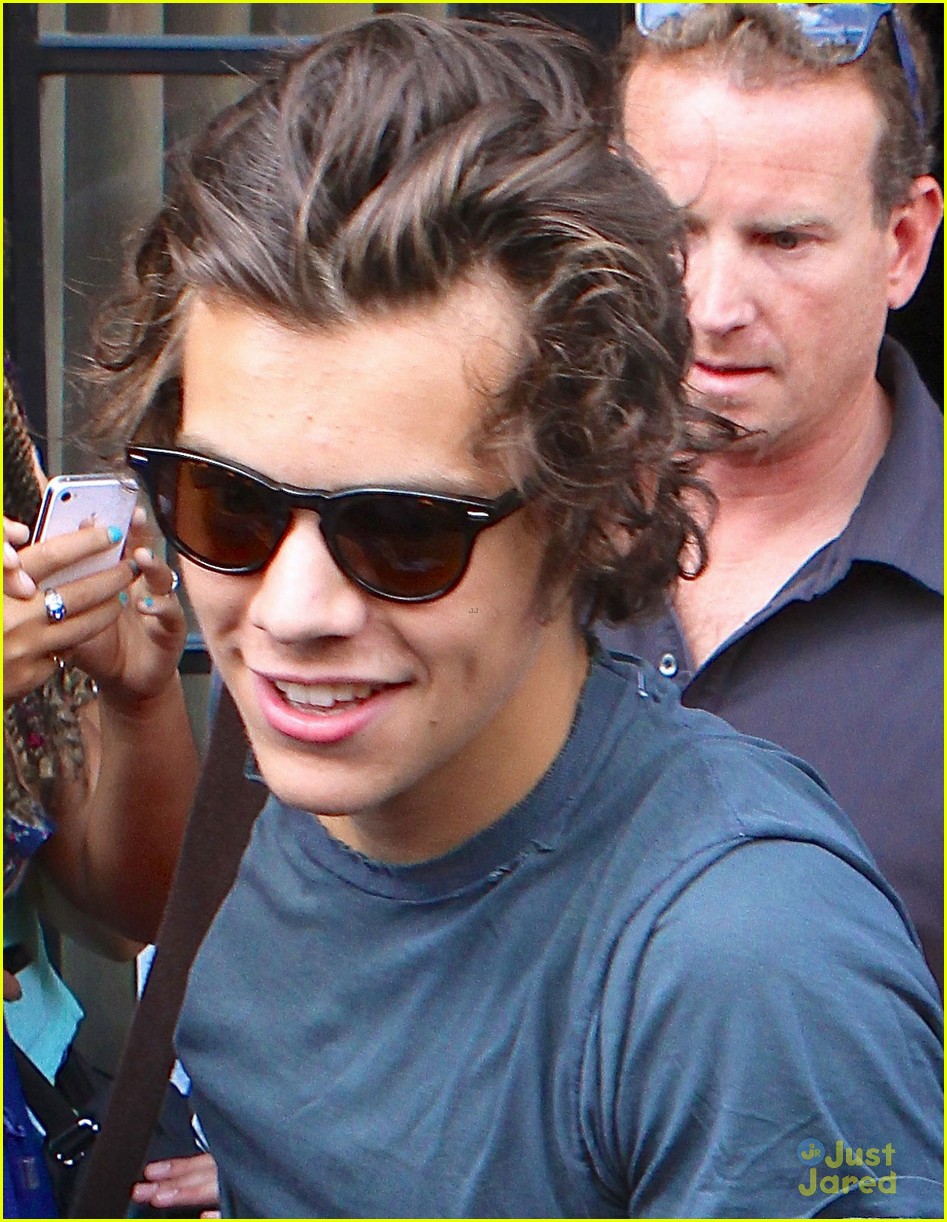 Harry Styles One Direction Concert Videos Watch Now Photo Harry Styles One Direction Pictures Just Jared Jr