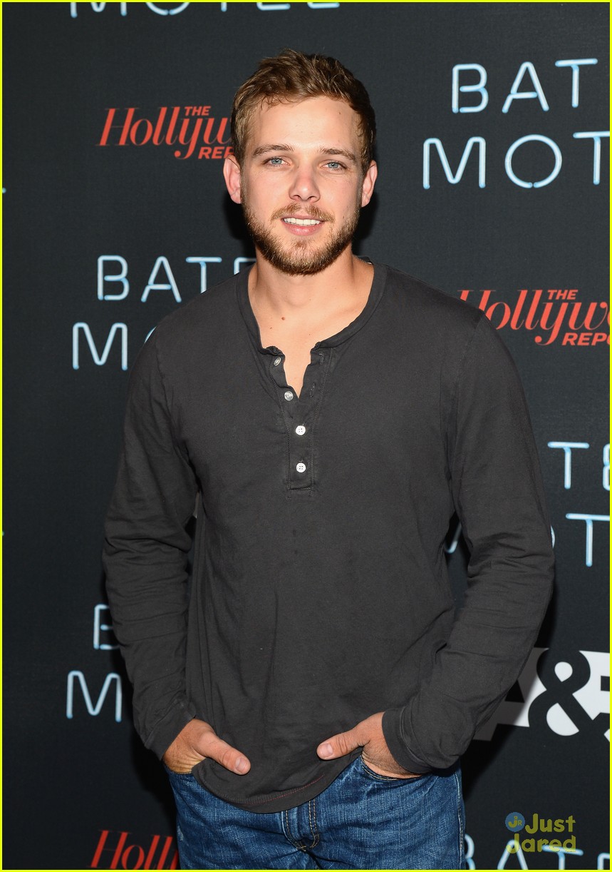 Макс тириот. Макс Тириот Max Thieriot. Макс Тириот 2020. Макс Тириот в 17.