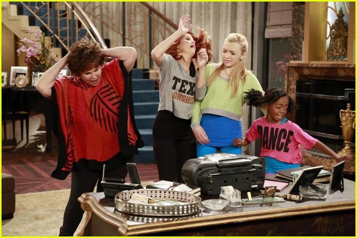 It&rsquo;s Bertram&rsquo;s Birthday on &lsquo;Jessie&rsquo;! | Photo 576390 - Photo Gallery