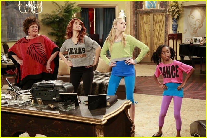 It&rsquo;s Bertram&rsquo;s Birthday on &lsquo;Jessie&rsquo;! | Photo 576403 - Photo Gallery