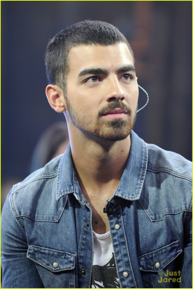 Jonas Brothers: New Music Live Stop | Photo 577975 - Photo Gallery ...