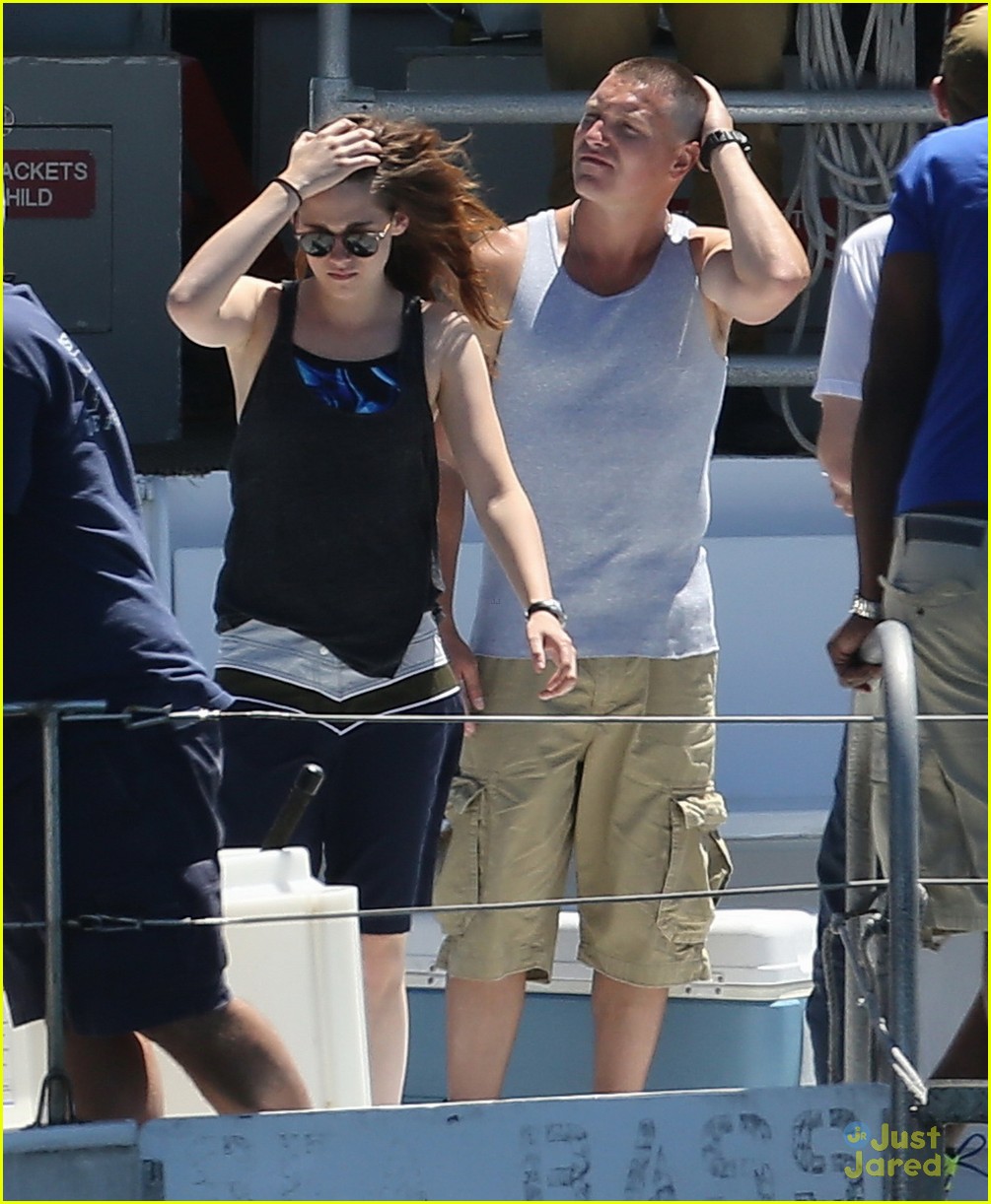 Kristen Stewart Starts Filming 'Camp X-Ray' on a Boat | Photo 577860