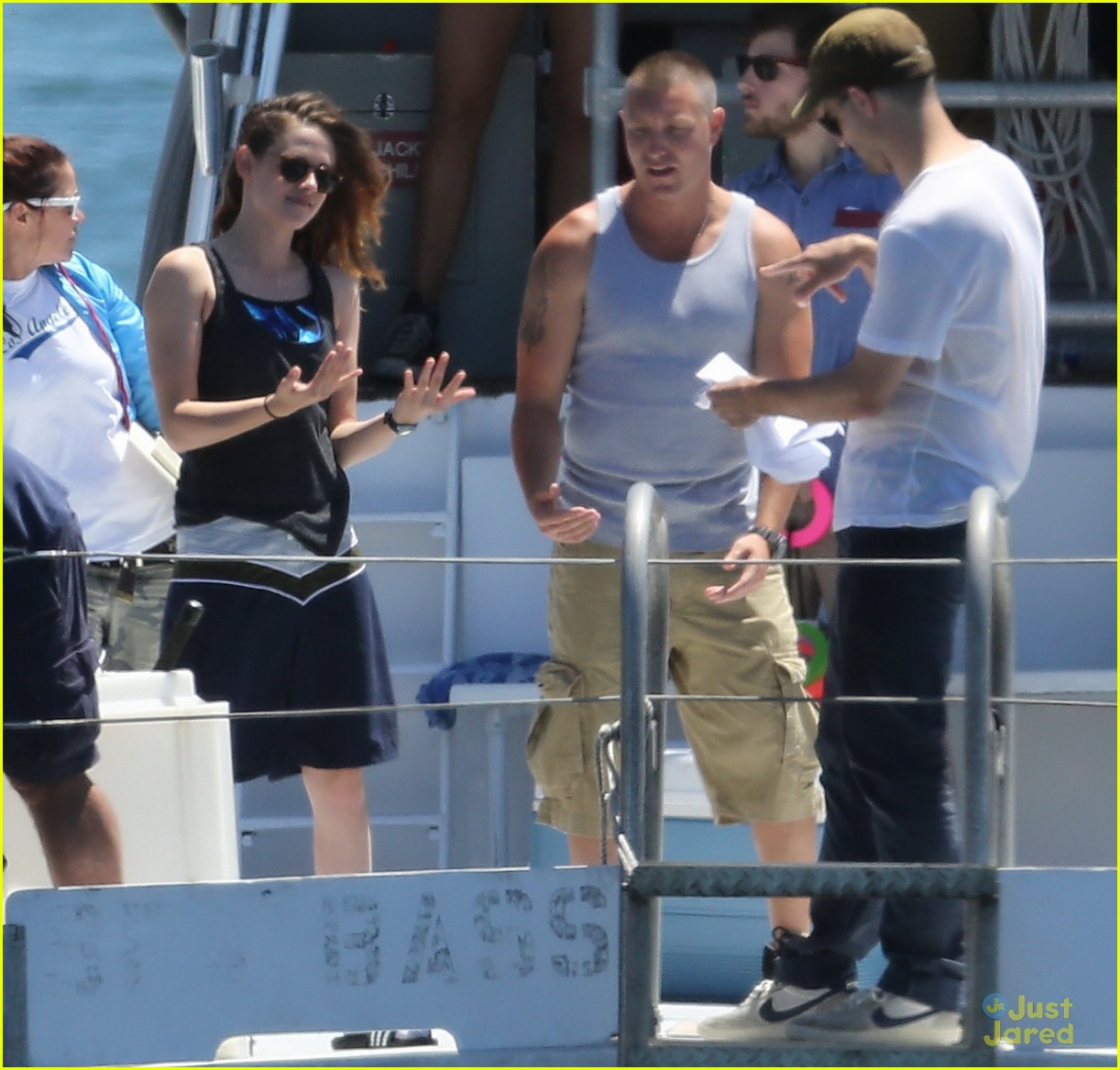 Kristen Stewart Starts Filming 'Camp X-Ray' on a Boat | Photo 577861