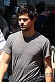 taylor lautner films tracers in midtown nyc 05