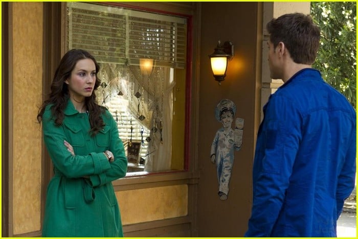 Troian Bellisario & Keegan Allen: Ravenswood Visit on 'PLL' Tonight ...