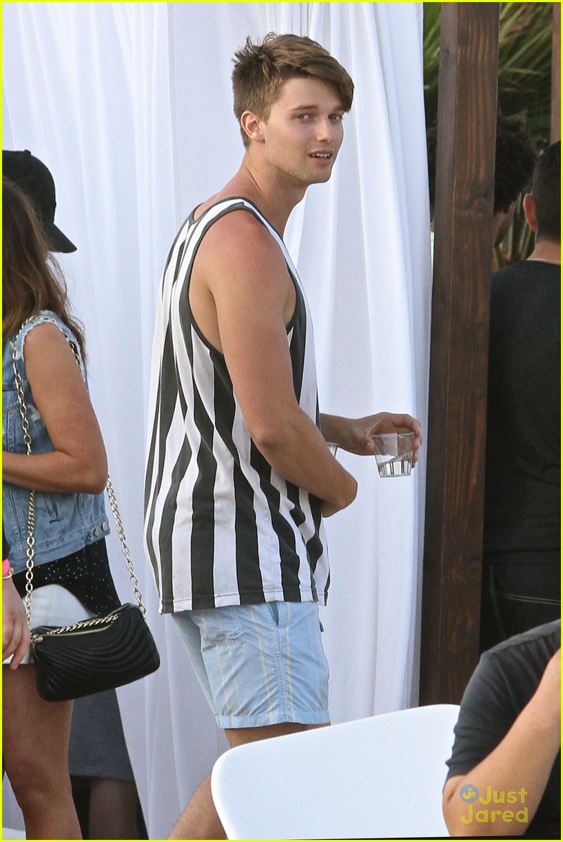 Full Sized Photo of patrick schwarzenegger paris hilton 4th of july 09