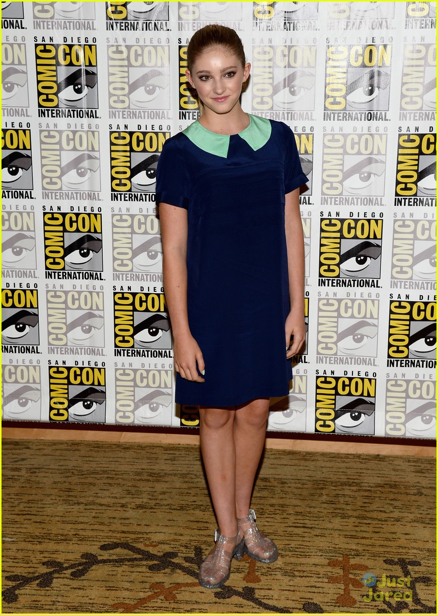 Willow Shields & Jena Malone: 'Catching Fire' Panel at Comic-Con 2013 ...
