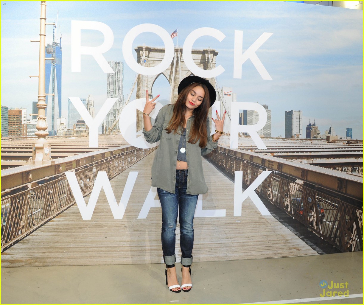 Vanessa Hudgens & Austin Butler: AE 'Rock Your Walk' Event | Photo ...