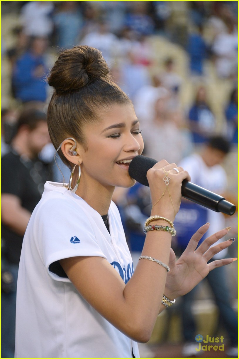 Full Sized Photo of zendaya dodgers national anthem 04 | Zendaya Sings