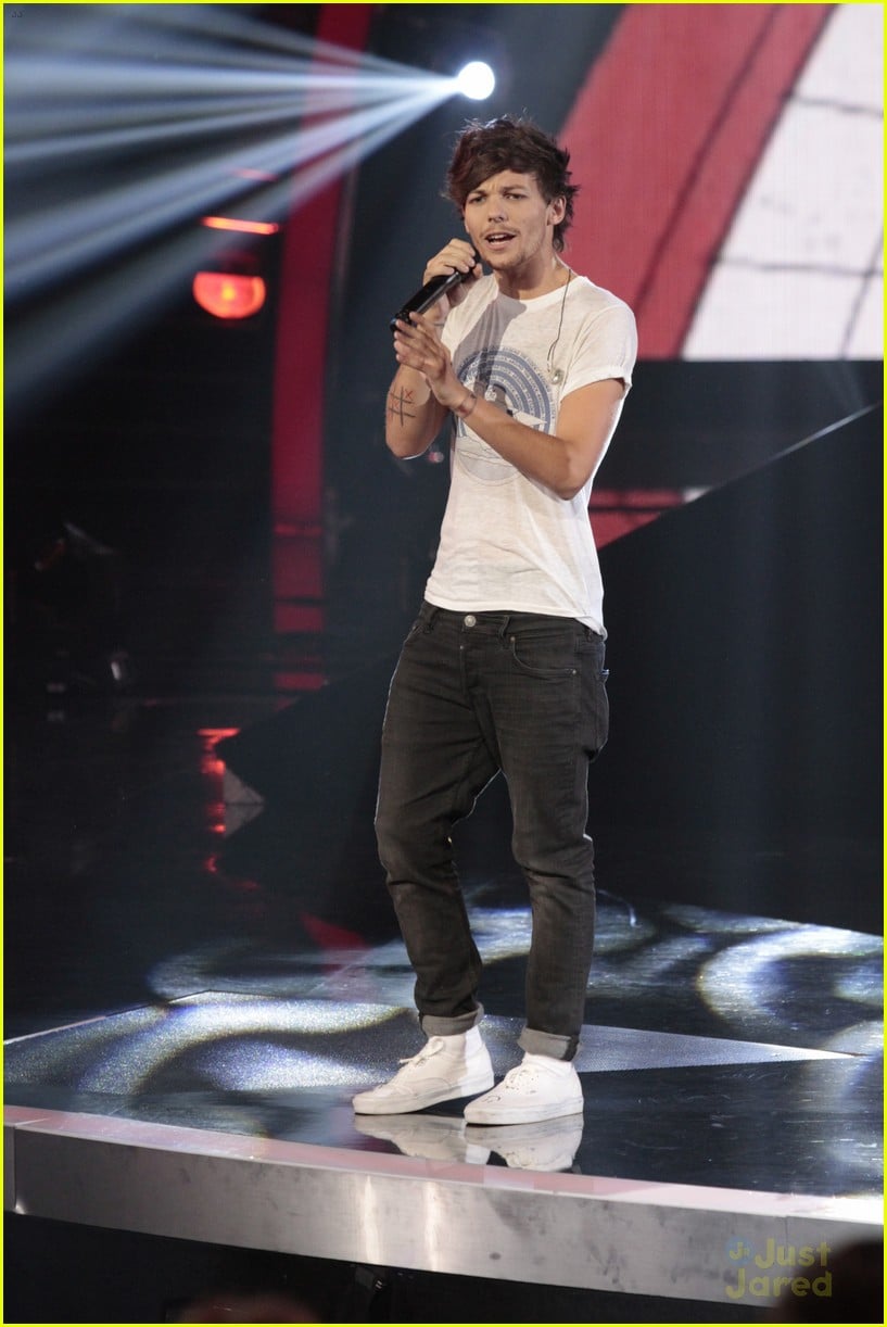 Full Sized Photo of one direction americas got talent performance watch ...