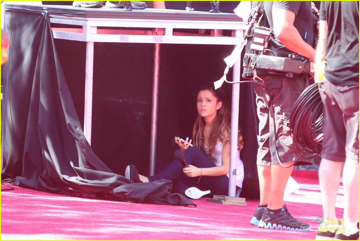 Austin Mahone & Ariana Grande MTV VMAs PreShow Soundcheck Photo