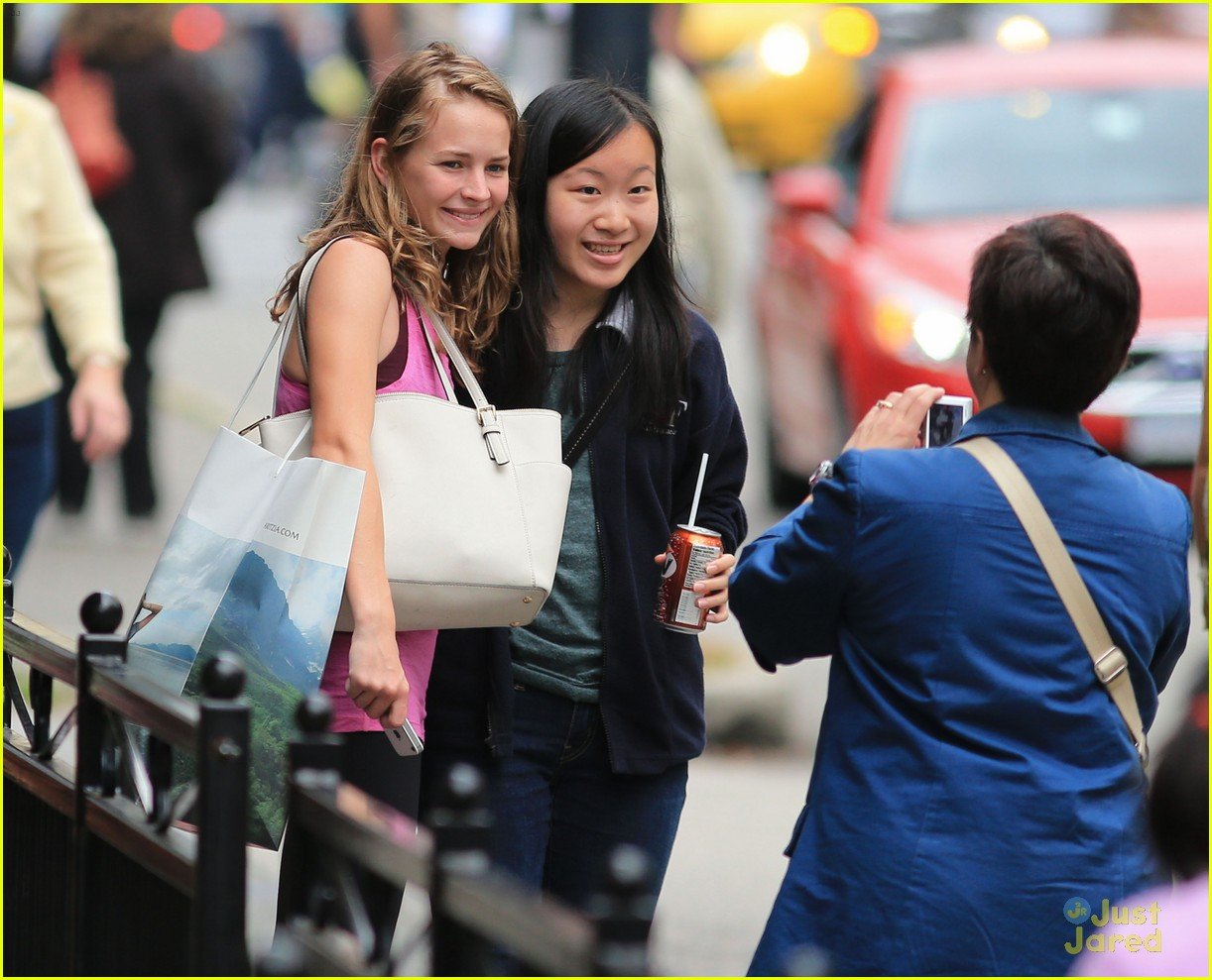 Britt Robertson: Day Off From &lsquo;Tomorrowland&rsquo; Filming | Photo 592267