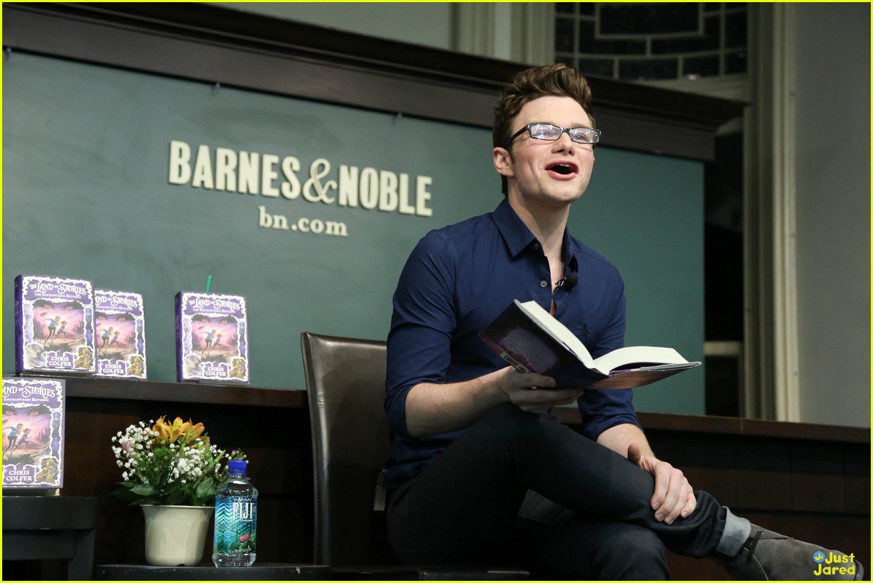 Full Sized Photo of chris colfer midnight signing 19 Chris Colfer: &apos;Th...