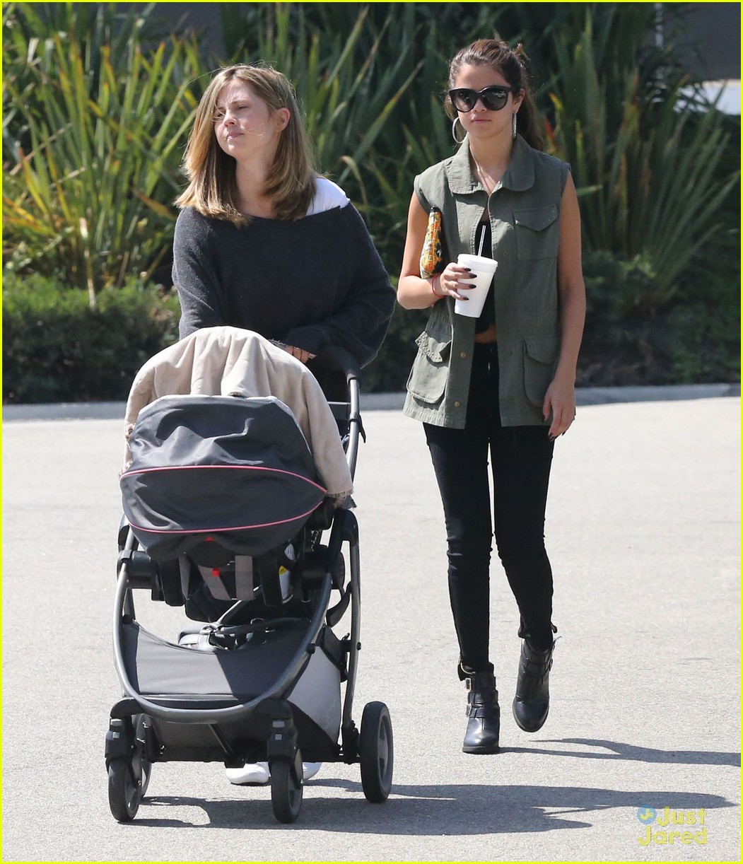 Selena Gomez: Family Time with Baby Gracie! | Photo 586070 - Photo