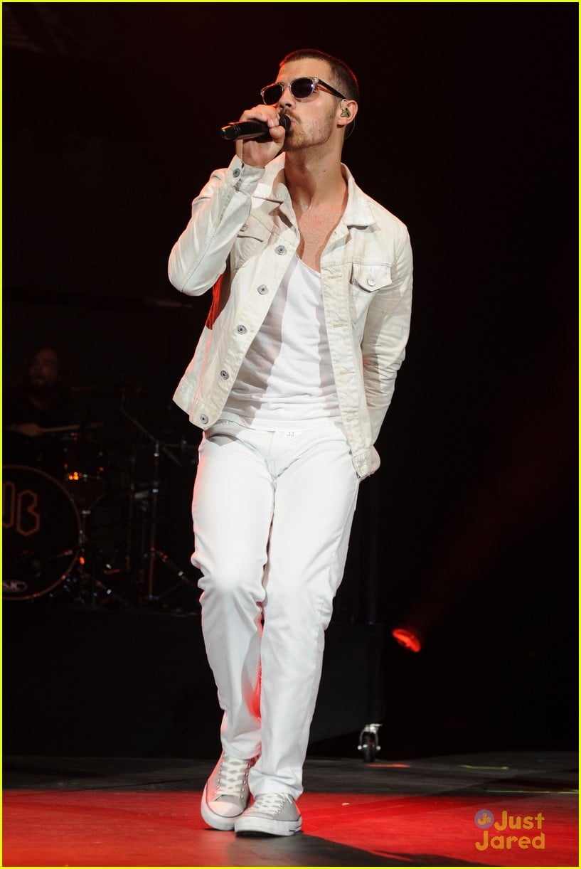 Jonas Brothers West Palm Beach Concert Pics! Photo 583908 Photo