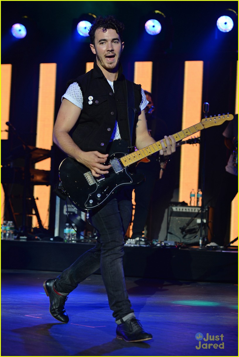 Jonas Brothers West Palm Beach Concert Pics! Photo 583911 Photo