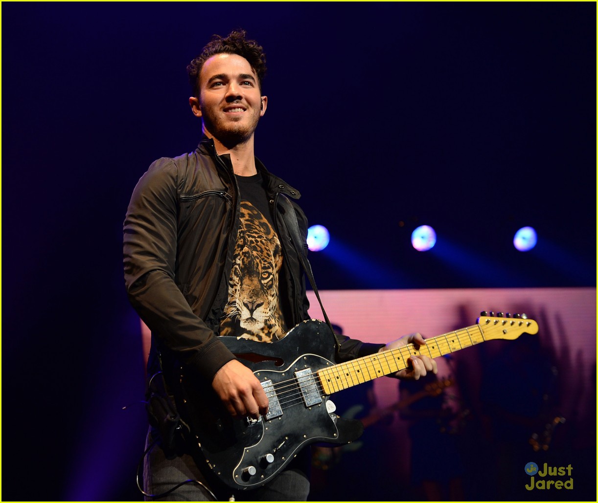 Jonas Brothers: Private Party in LA! | Photo 588928 - Photo Gallery ...