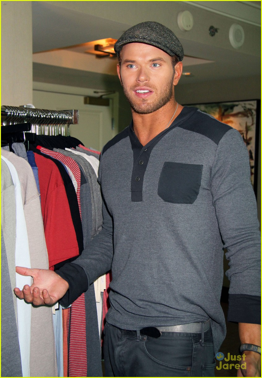 Kellan Lutz: 'Abbot + Main' Las Vegas Promo | Photo 589456 - Photo ...