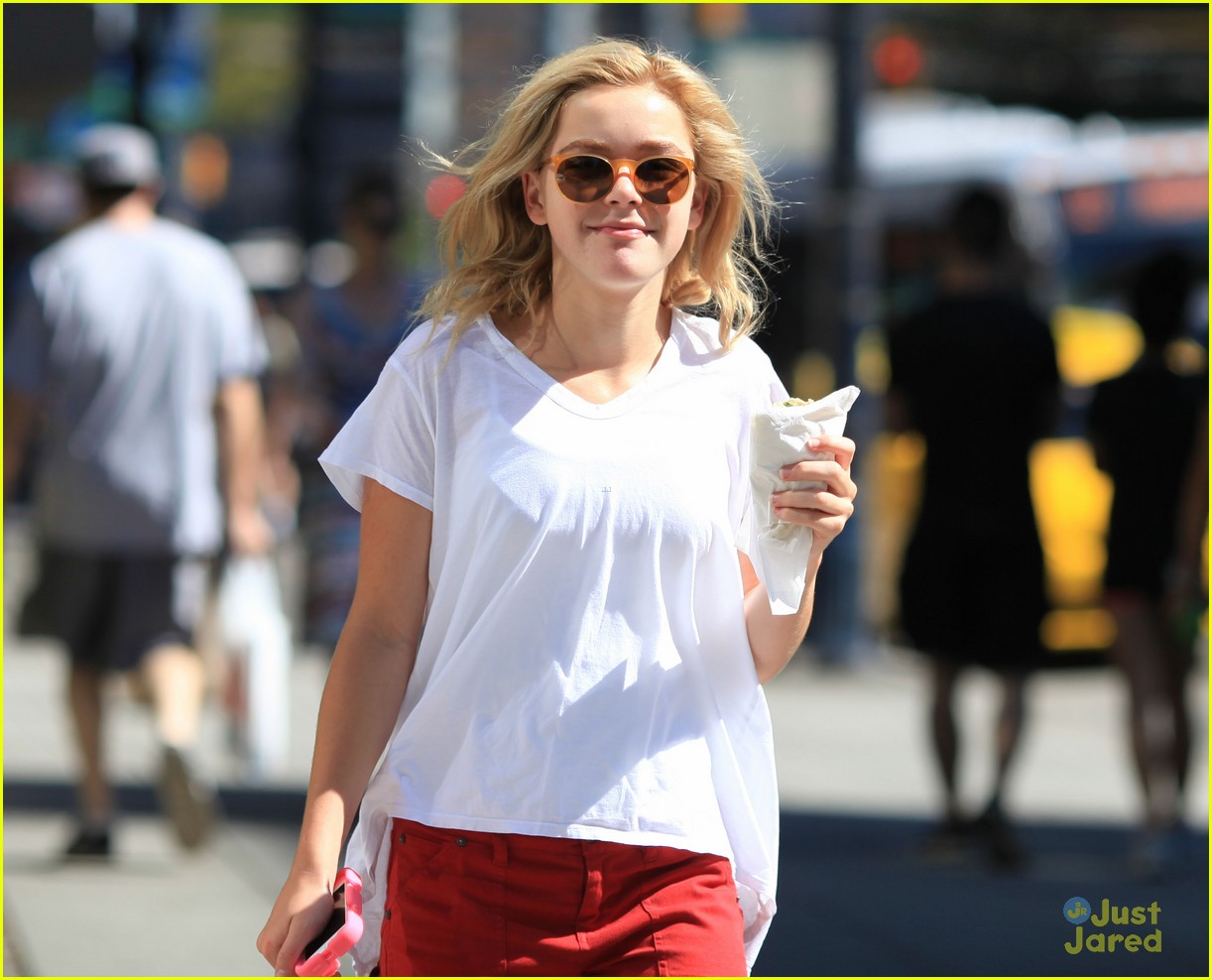 Kiernan Shipka: 'Flowers In The Attic' Filming in Vancouver | Photo