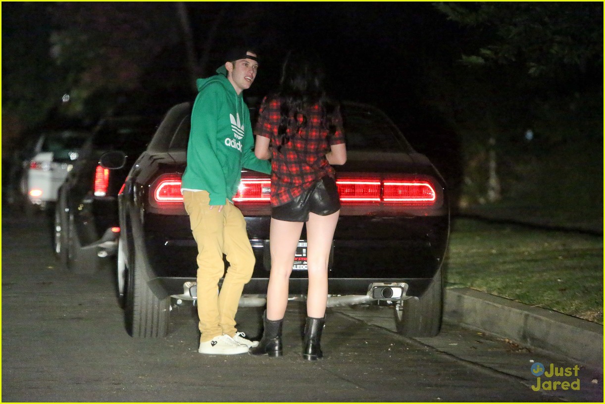 Kylie Jenner Hangs With Singer Harry Hudson Photo 592022 Photo Gallery Just Jared Jr 