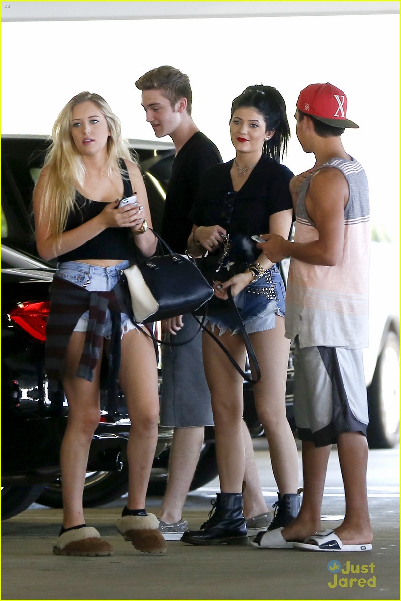 Kylie Jenner Hits the Mall After Sweet 16 Party: Photo 589987