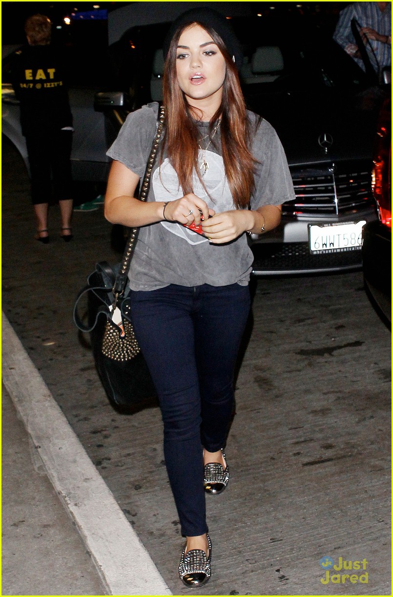 Full Sized Photo of lucy hale lax hippo annie 01 | Lucy Hale: LAX