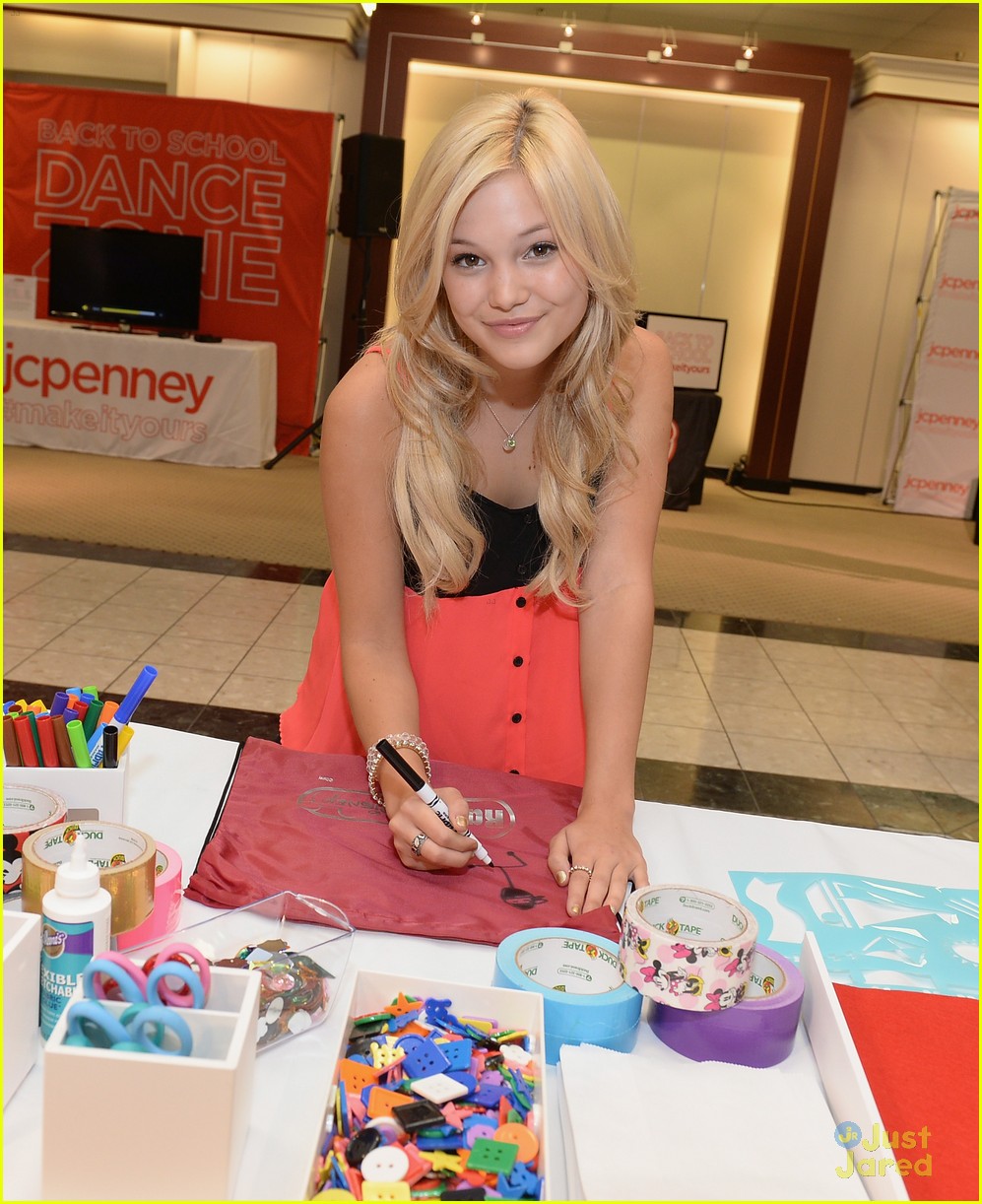 Olivia Holt: Radio Disney & Jcpenney Mall Meet Up! 