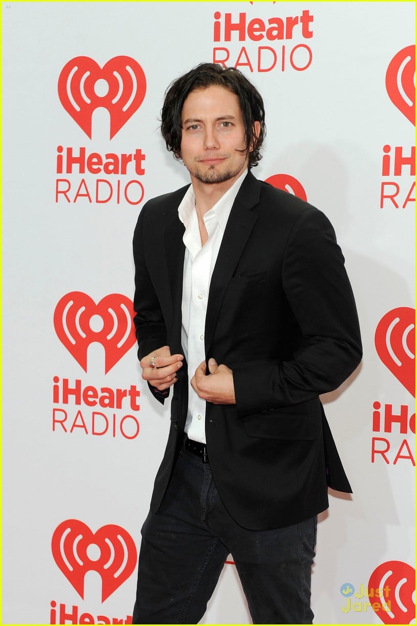 Ashley Greene Iheart Radio Music Festival 2013 With Jackson Rathbone