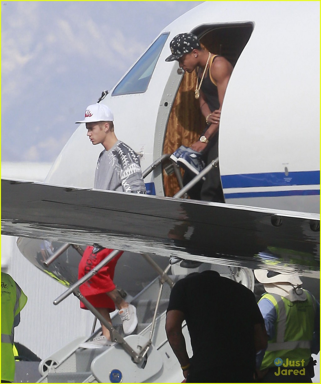 Justin Bieber Private Plane From Denver To Burbank Photo 593400 Photo Gallery Just Jared Jr