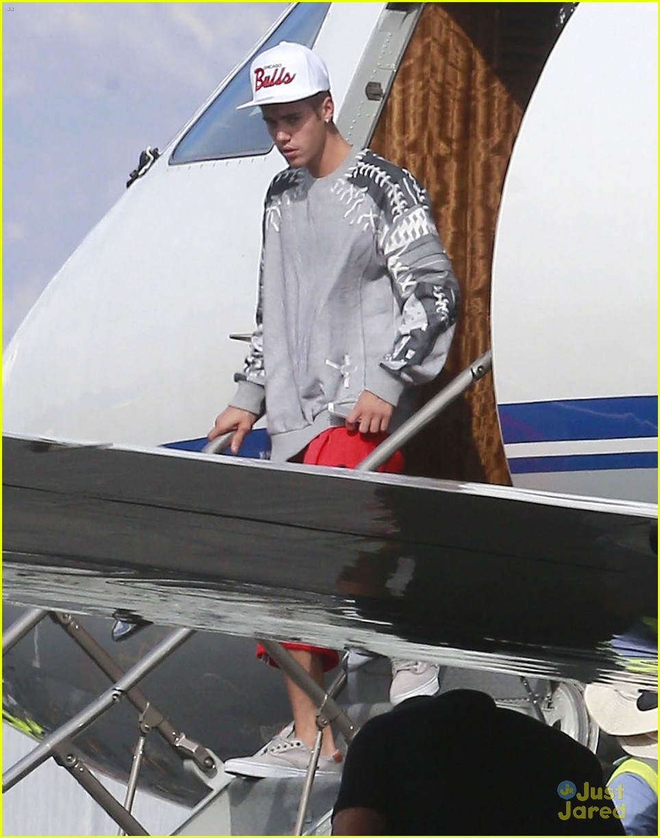 Justin Bieber Private Plane from Denver to Burbank! Photo 593401