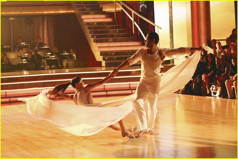 Corbin Bleu & Karina Smirnoff Contemporary Dance on 'DWTS' Watch Now