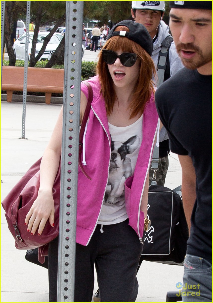 Carly Rae Jepsen: Burbank Airport Arrival! | Photo 593043 - Photo ...