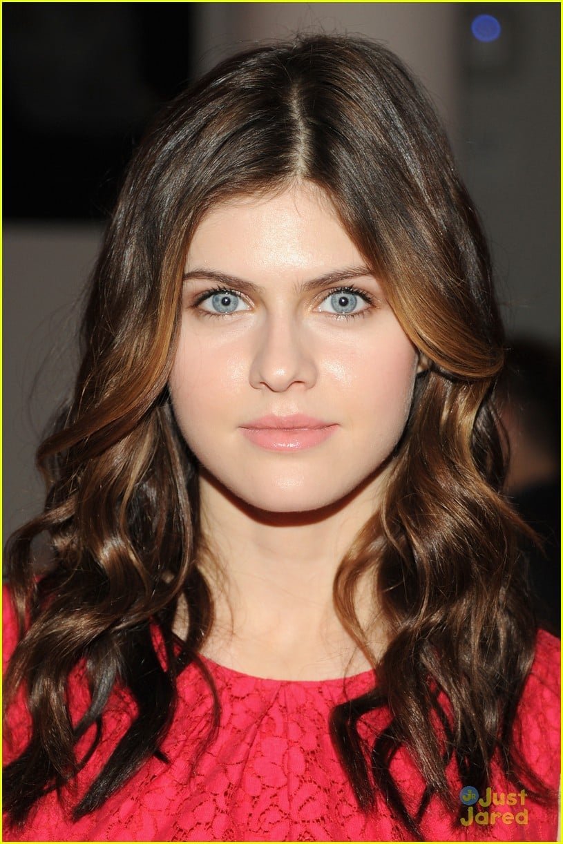 Alexandra Daddario: Front Row at Peter Som! | Photo 594829 - Photo