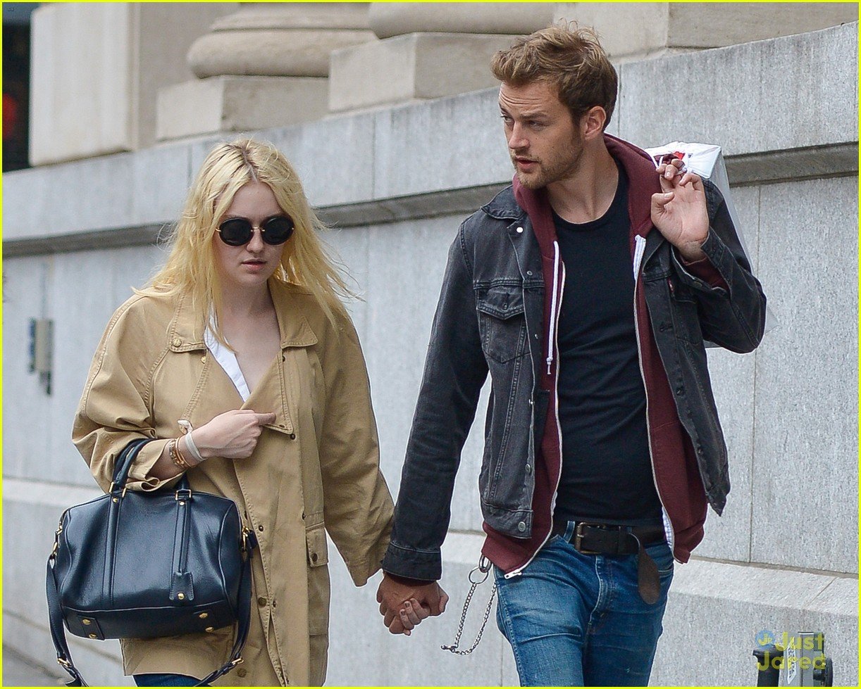 Dakota Fanning & Jamie Strachan: Downtown NYC Duo! | Photo 598274 ...