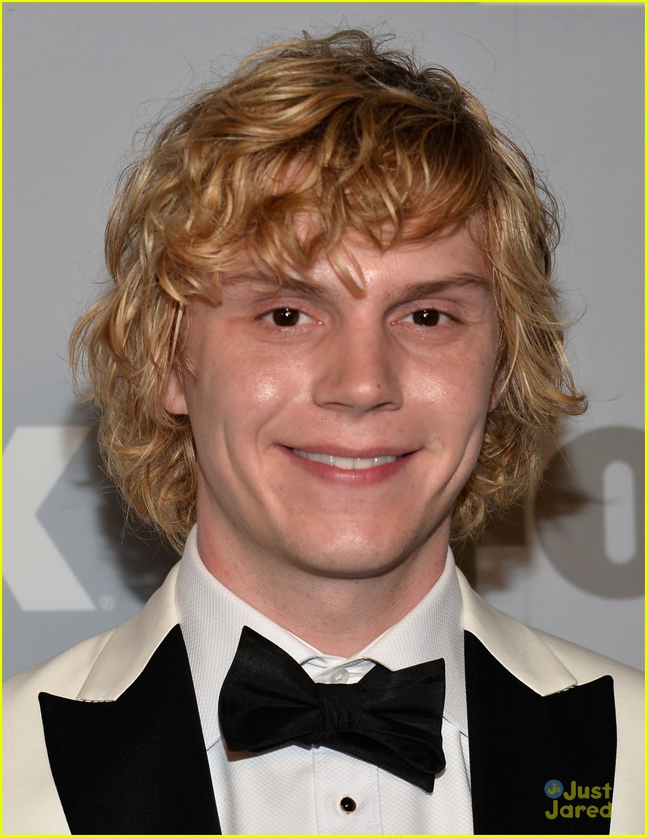 Emma Roberts & Evan Peters: Fox Emmy Party Pair | Photo 600738 - Photo ...