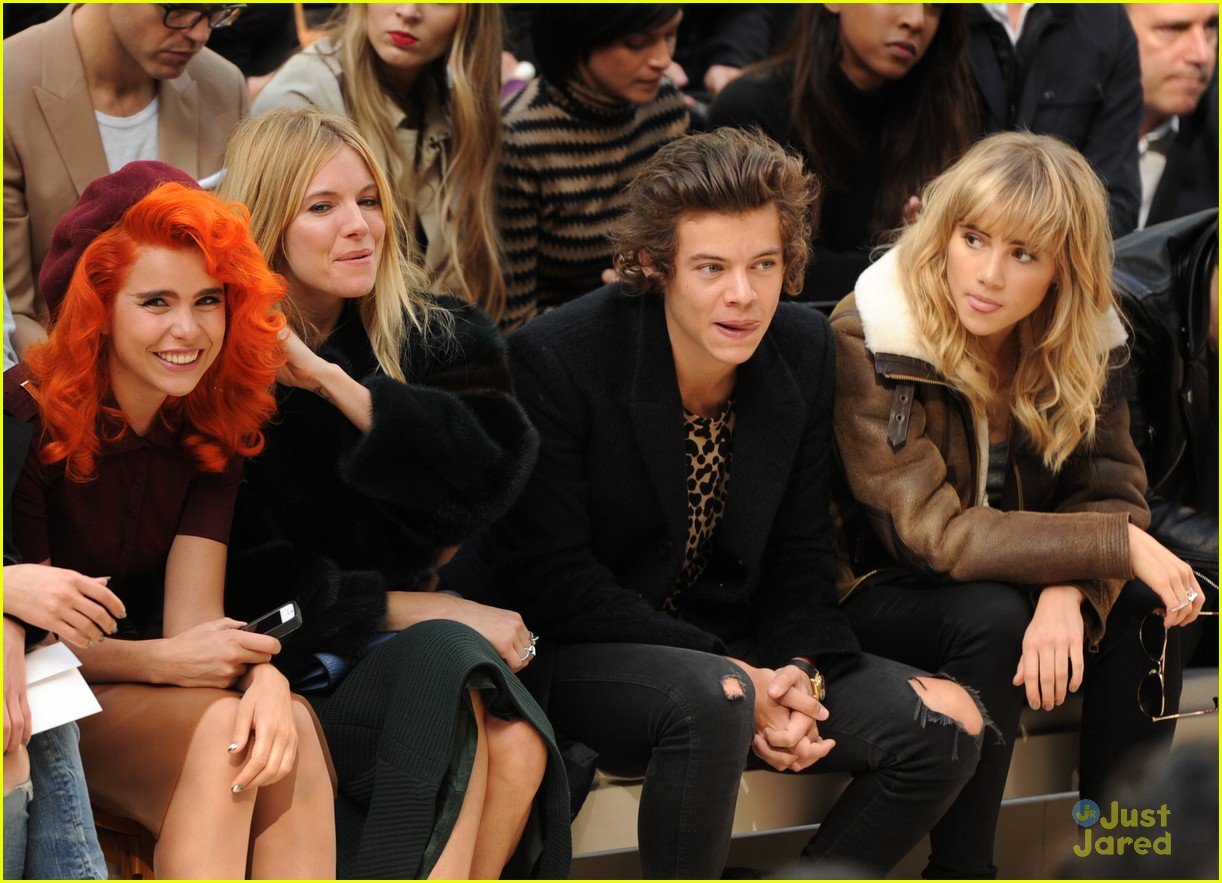 Settle Ark affald Harry Styles: Burberry Prorsum Fashion Show: Photo 598163 | Harry Styles, One  Direction Pictures | Just Jared Jr.